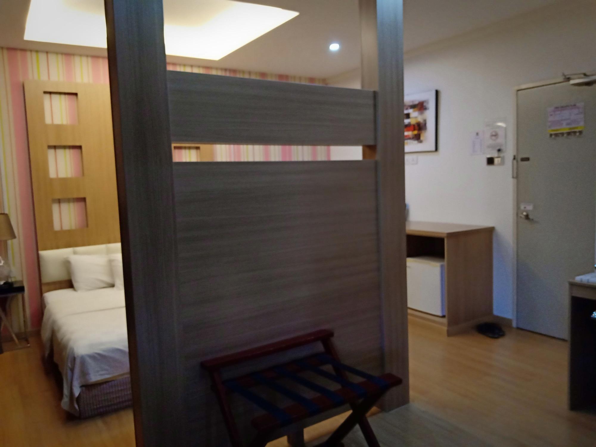 Hotel Zamburger De Melaka Экстерьер фото